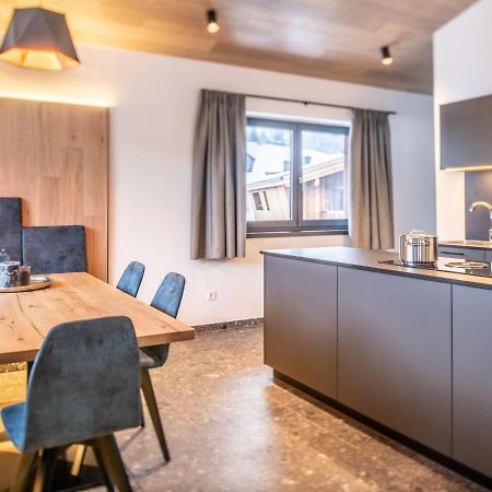 Apartment In Wald Im Pinzgau With A Carport Exterior photo