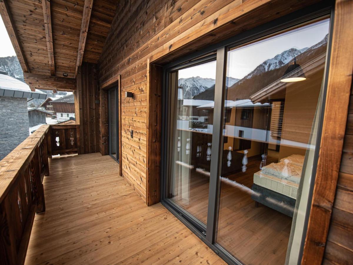 Apartment In Wald Im Pinzgau With A Carport Exterior photo